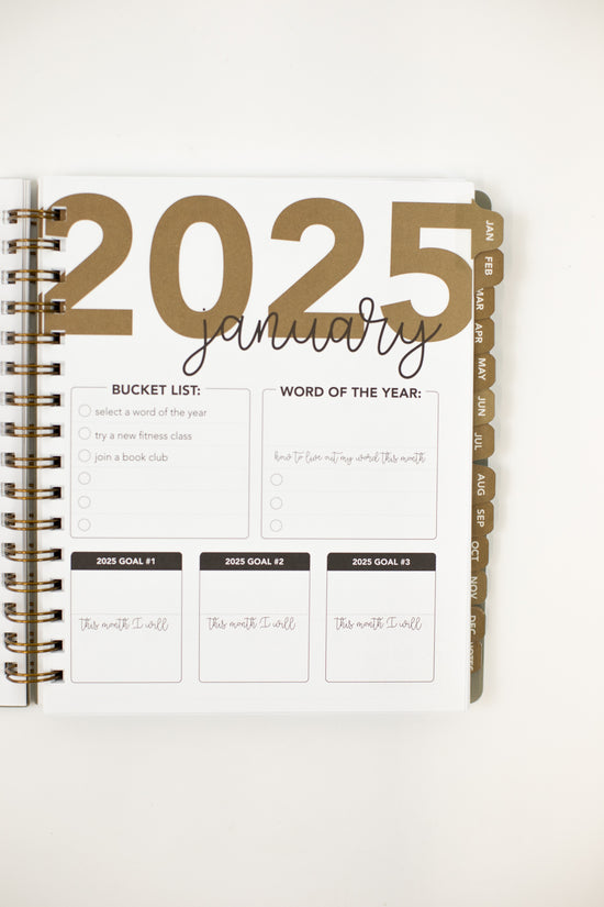 2025 Life + Style Weekly Planner: Secret Garden