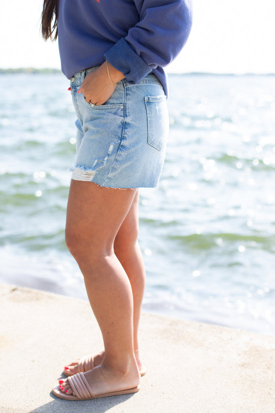 Kut from the Kloth Jane Cut Off Shorts in Noteworthy