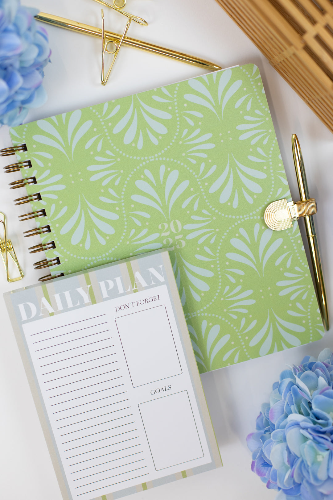 Life + Style Notepad: Secret Garden